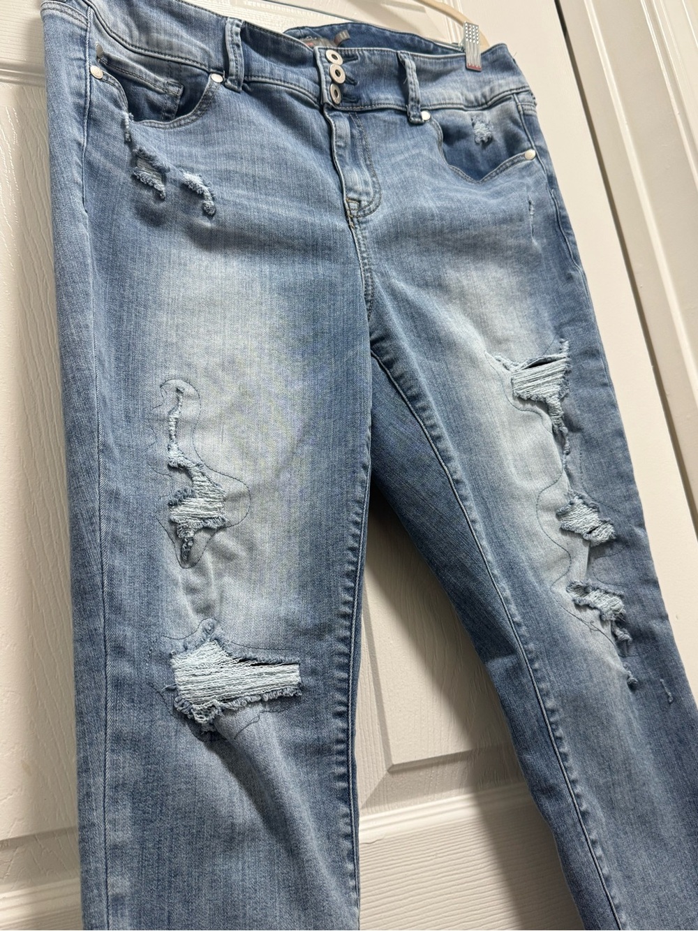 Torrid 16R Light Blue Distressed Super Soft Jegging Jeans
